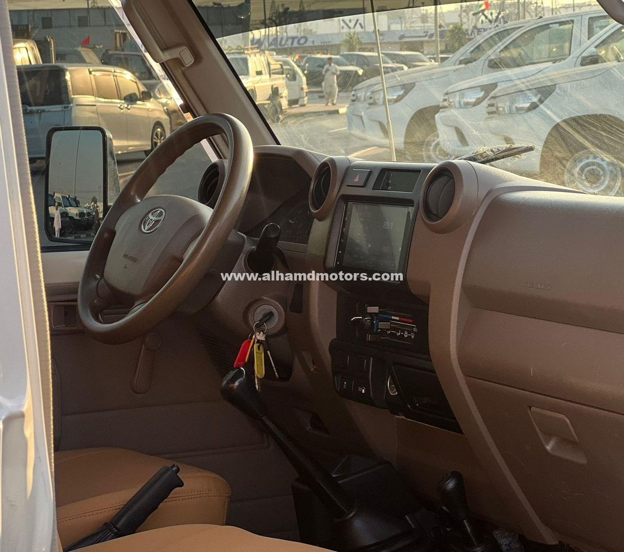 Car Image 2018 TOYOTA LAND CRUISER 