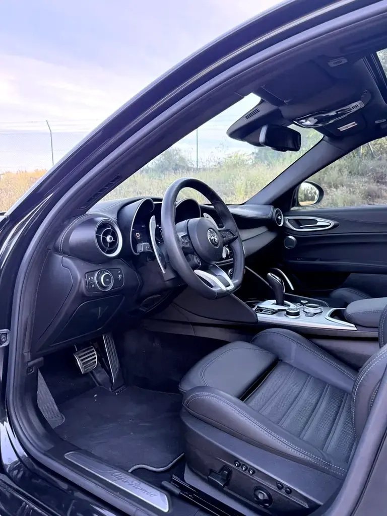 Car Image 2022 ALFA ROMEO GIULIA 