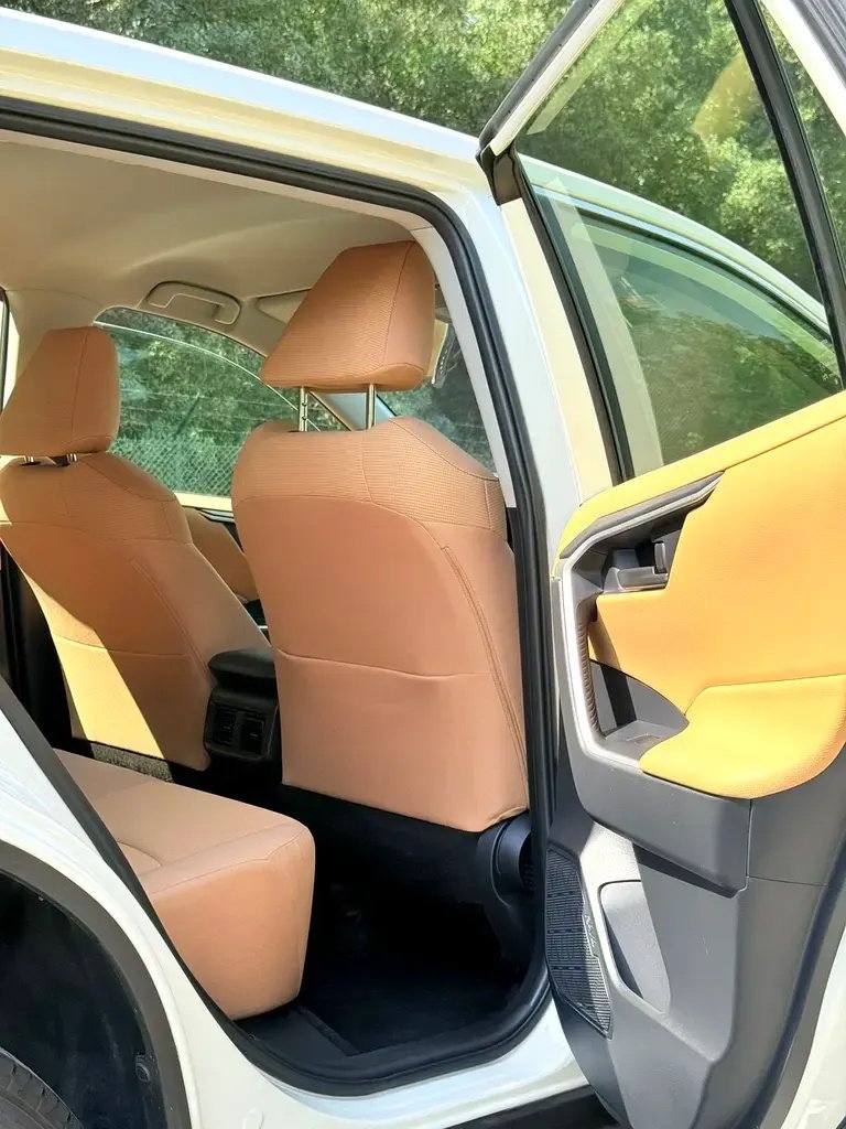 Car Image 2021 TOYOTA RAV4 