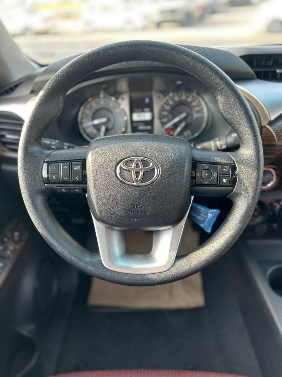 Car Image 2025 TOYOTA HILUX 