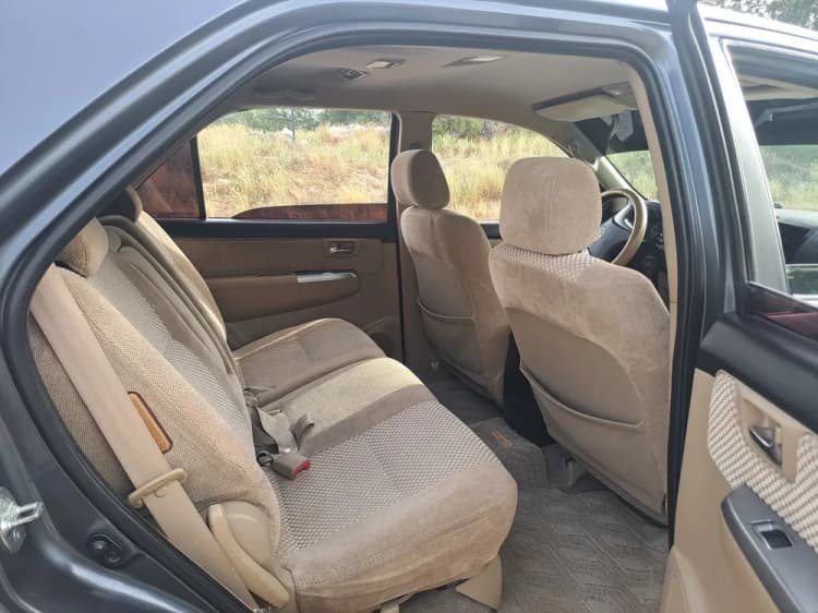 Car Image 2014 TOYOTA FORTUNER 