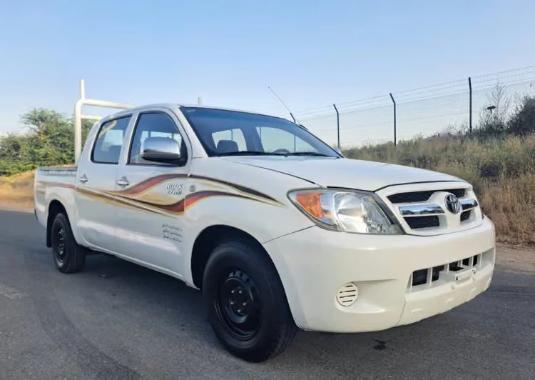 Car Image 2007 TOYOTA HILUX 