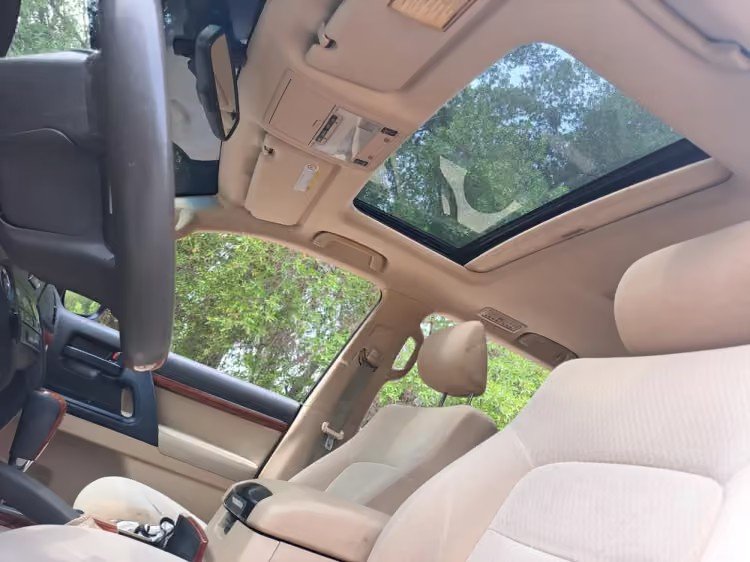 Car Image 2012 TOYOTA LAND CRUISER 