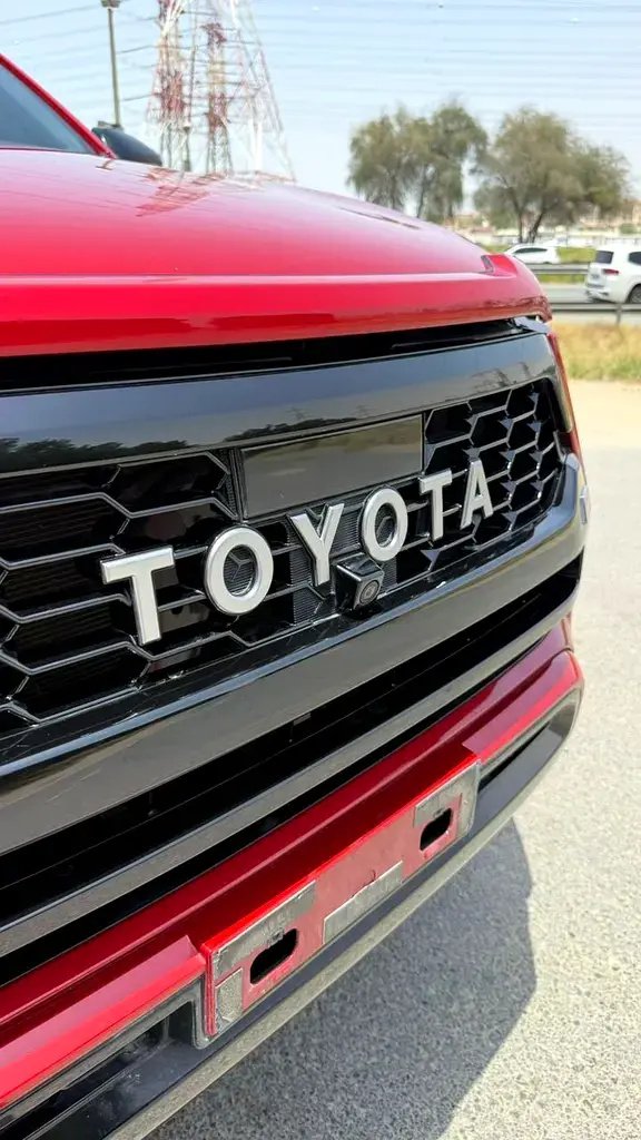 Car Image 2022 TOYOTA HILUX 