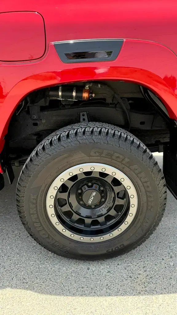 Car Image 2022 TOYOTA HILUX 