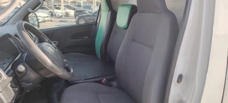 Car Image 2014 TOYOTA Hiace 