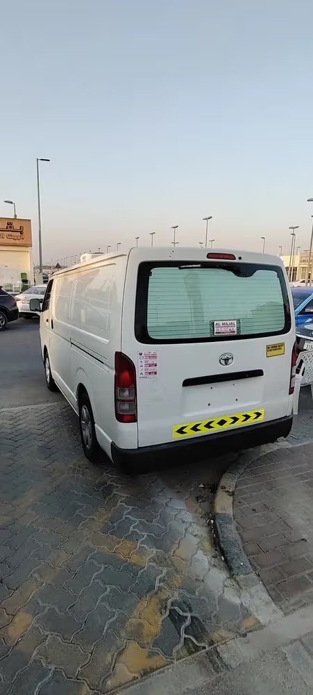 Car Image 2016 TOYOTA Hiace 
