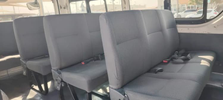 Car Image 2014 TOYOTA Hiace 