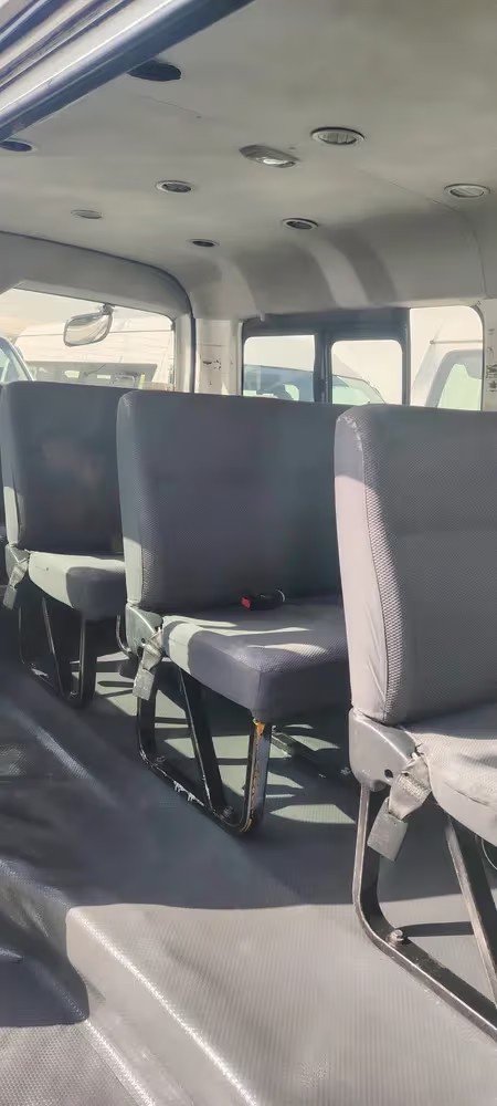 Car Image 2015 TOYOTA Hiace 