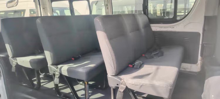 Car Image 2015 TOYOTA Hiace 