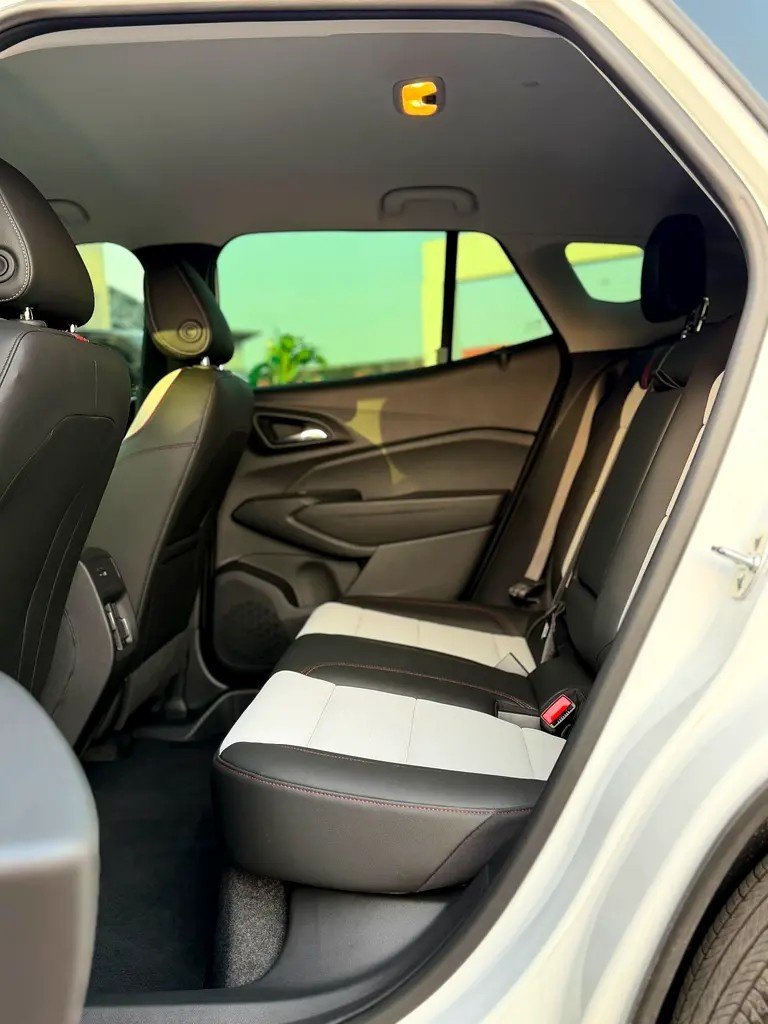 Car Image 2025 CHEVROLET TRAX 