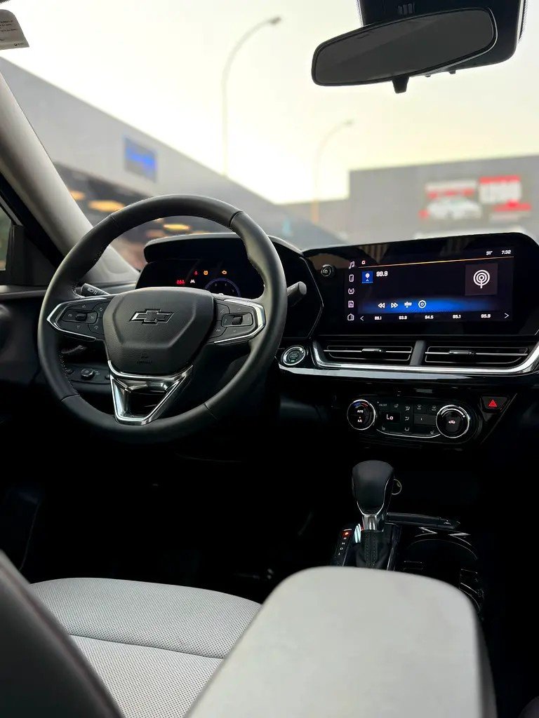 Car Image 2025 CHEVROLET TRAX 