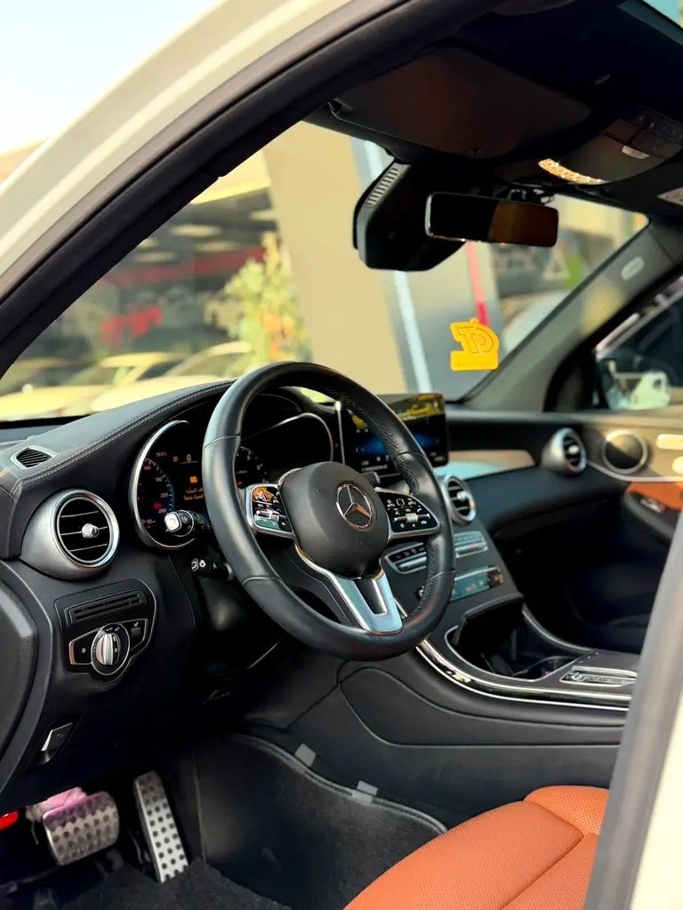 Car Image 2022 MERCEDES GLC CLASS 