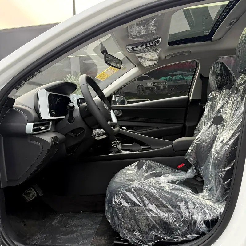 Car Image 2025 HYUNDAI ELANTRA 