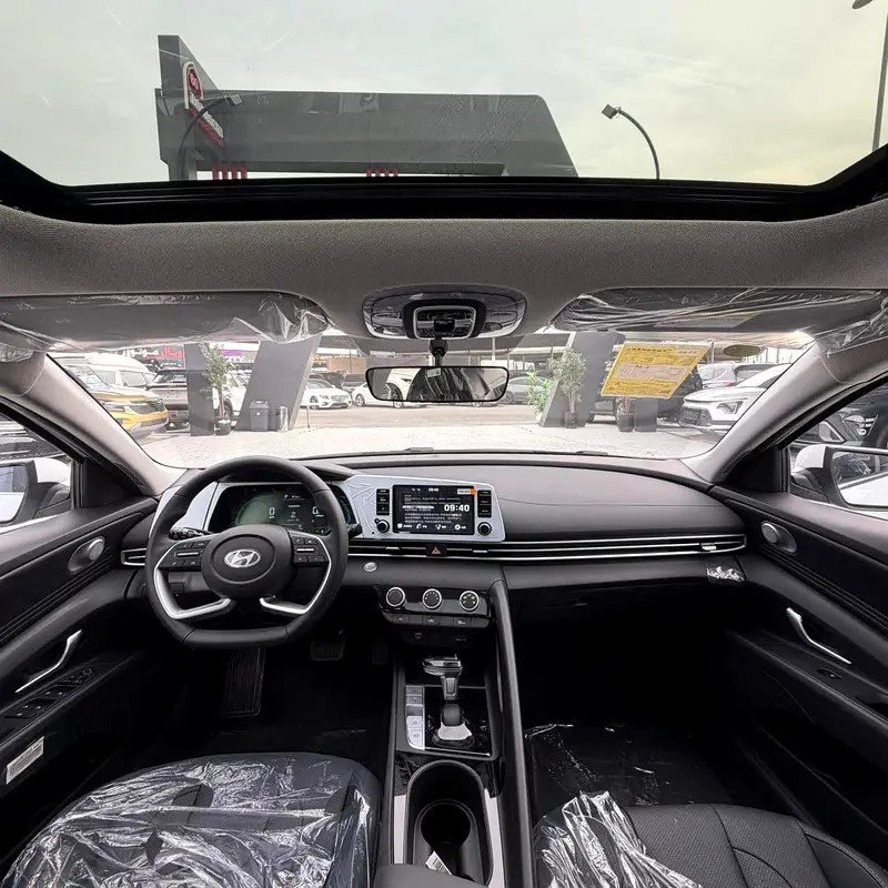 Car Image 2025 HYUNDAI ELANTRA 
