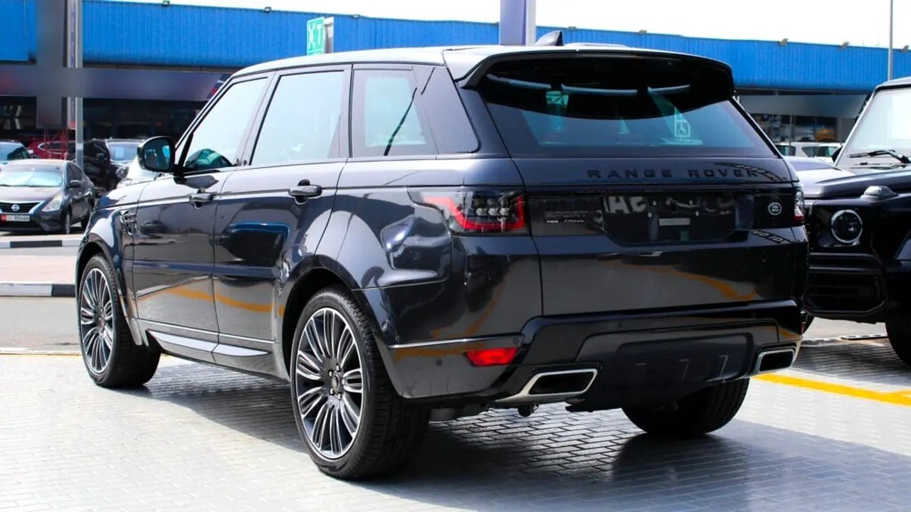 Car Image 2022 LAND ROVER SPORT 