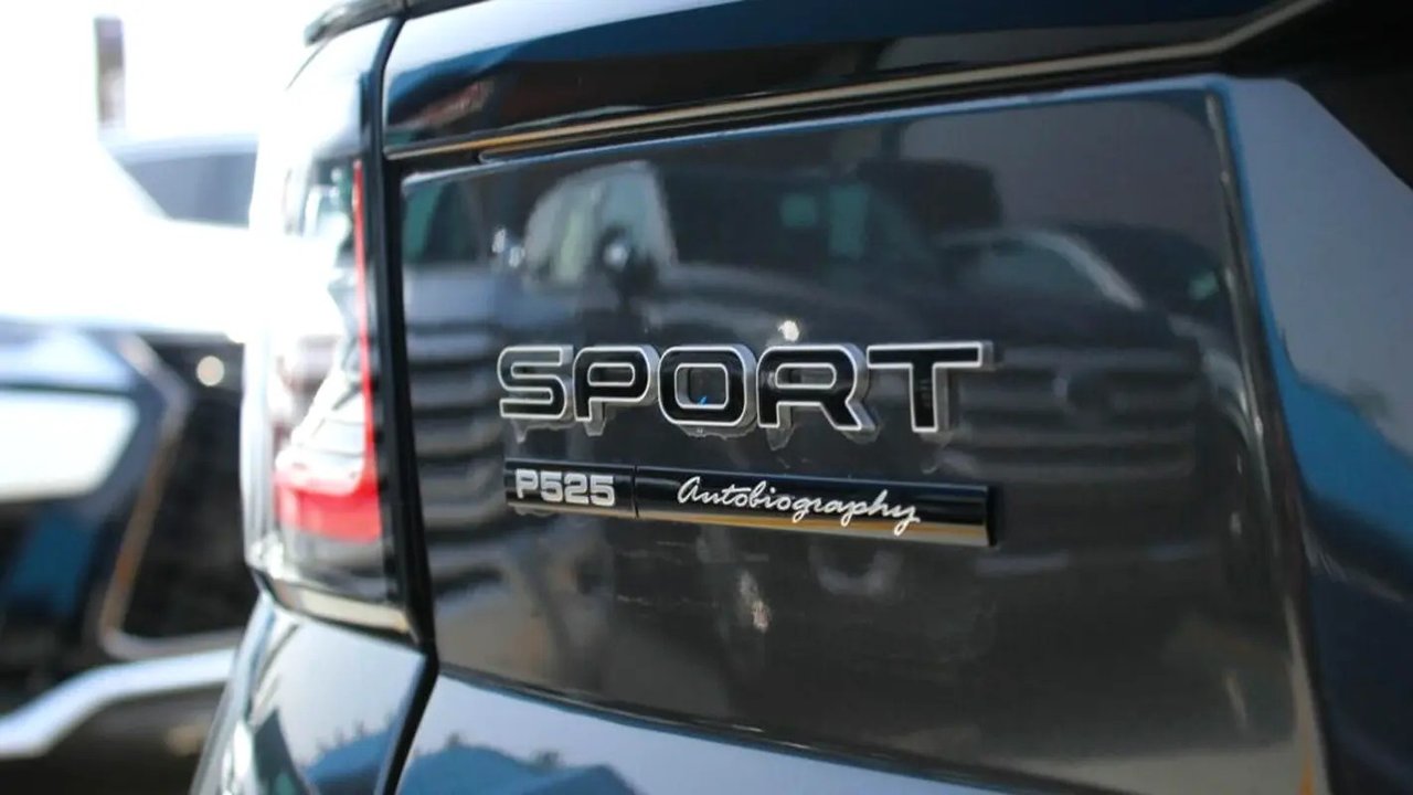 Car Image 2022 LAND ROVER SPORT 