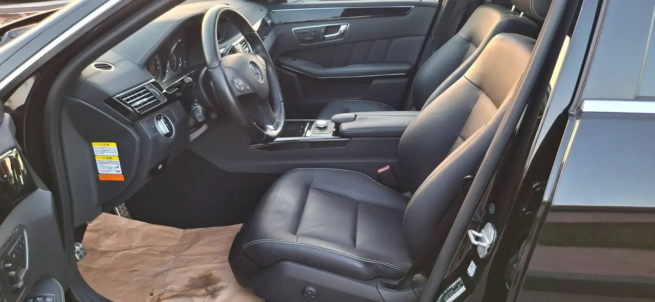 Car Image 2011 MERCEDES E Class 