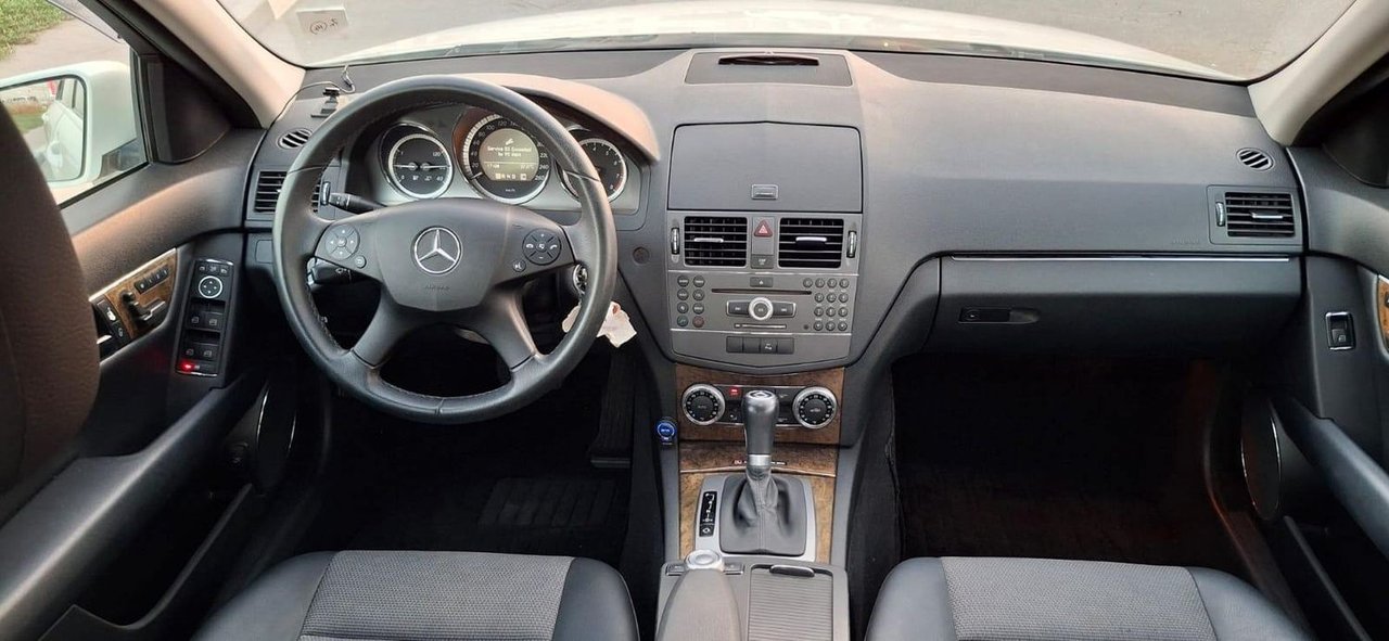 Car Image 2009 MERCEDES C Class 