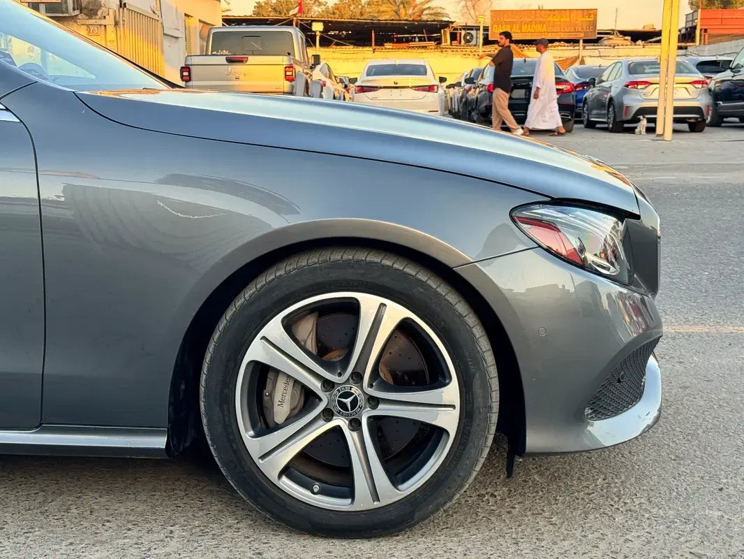 Car Image 2018 MERCEDES E Class 
