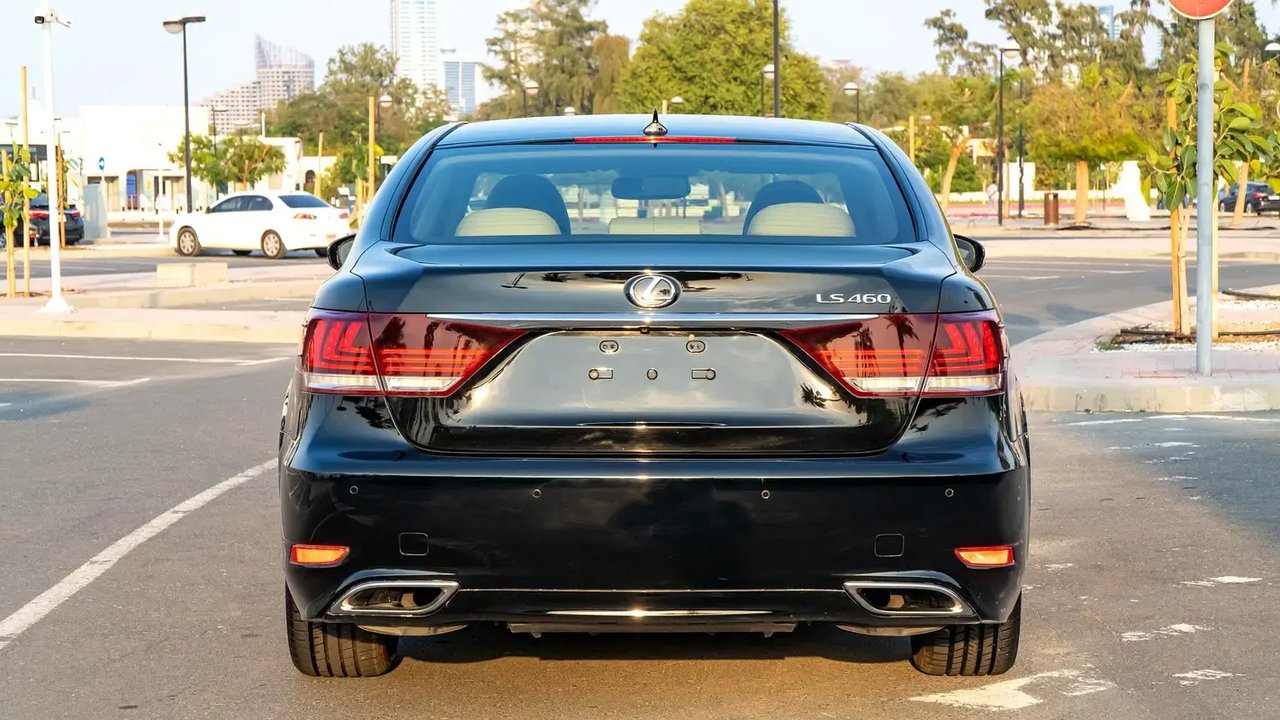 Car Image 2016 LEXUS LS 