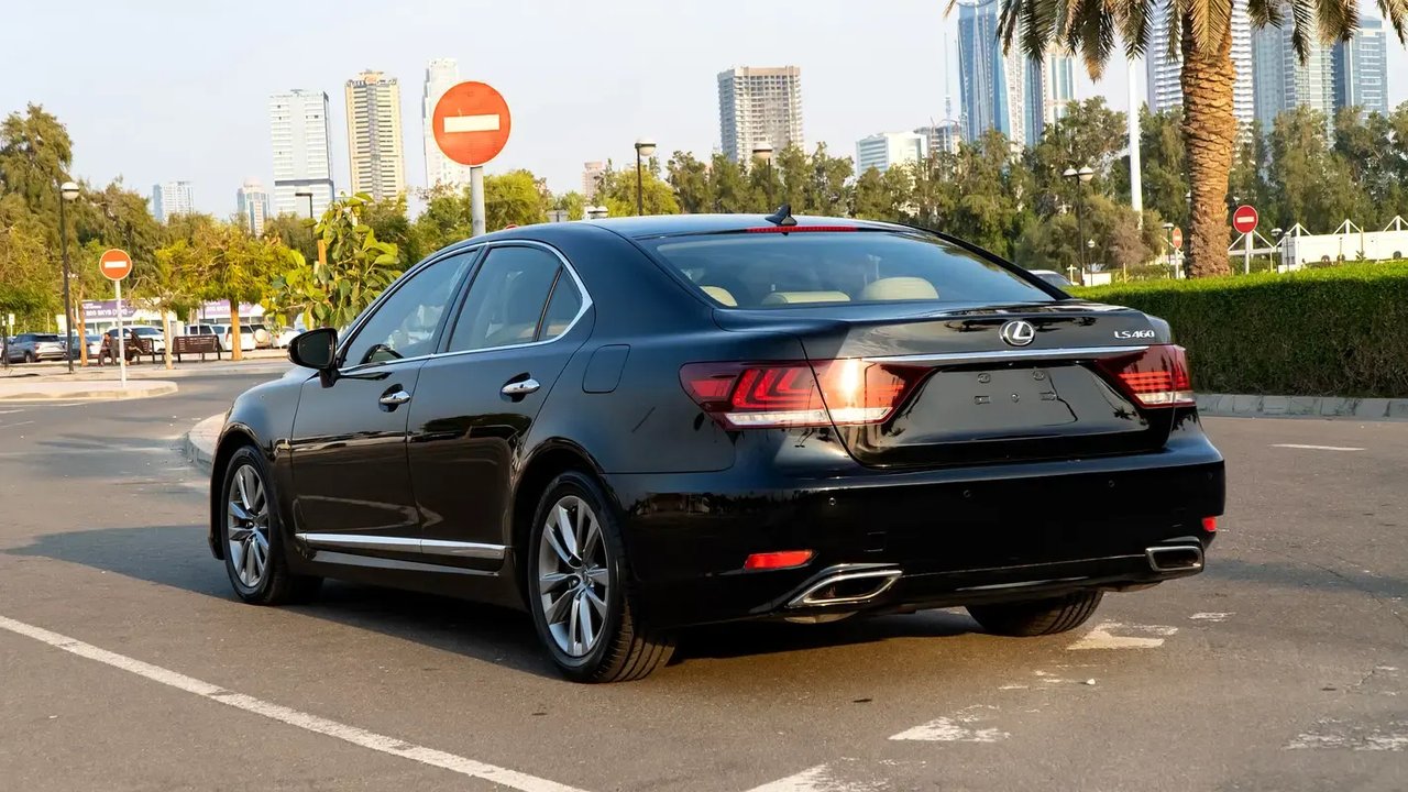 Car Image 2016 LEXUS LS 