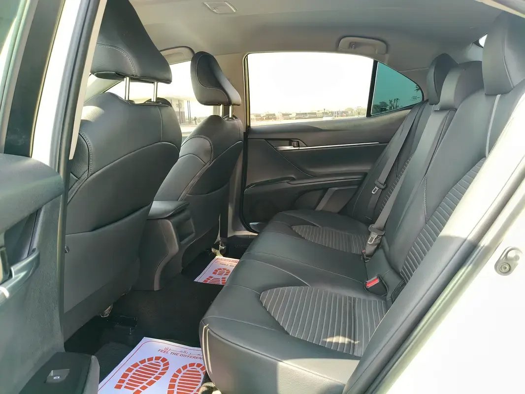 Car Image 2018 TOYOTA CAMRY 