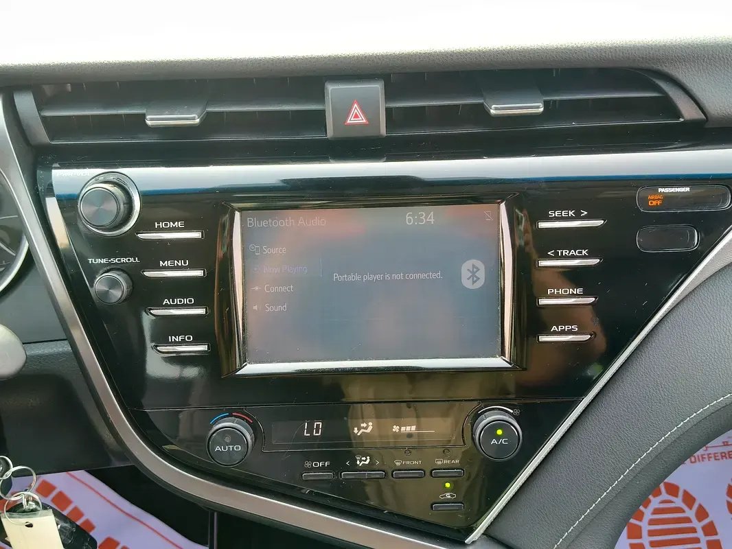 Car Image 2018 TOYOTA CAMRY 