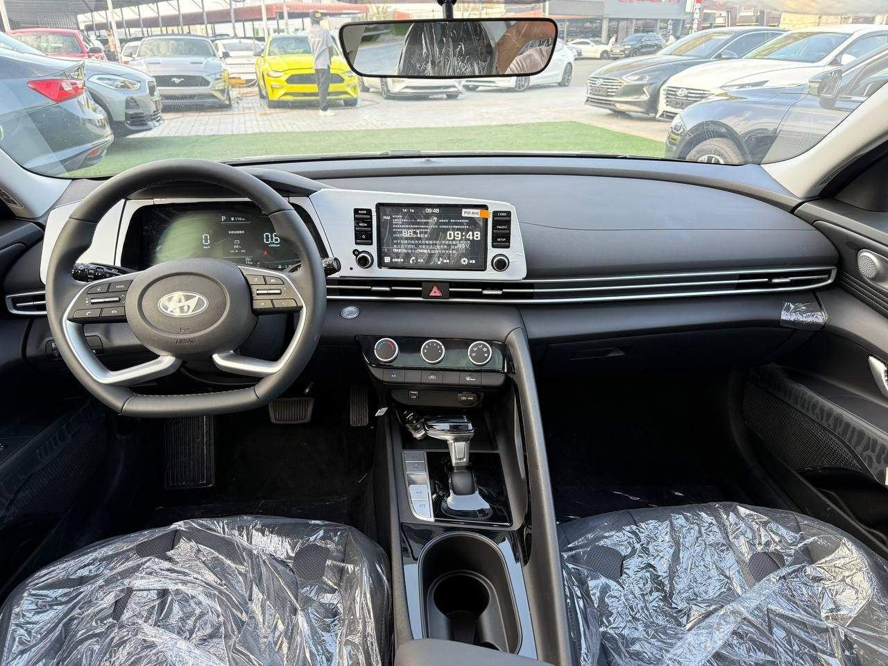 Car Image 2025 HYUNDAI ELANTRA 