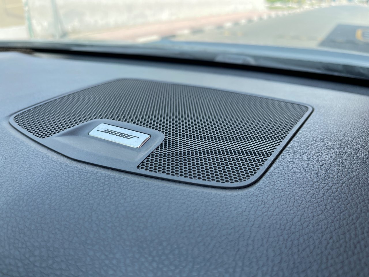 Car Image 2017 NISSAN ALTIMA 
