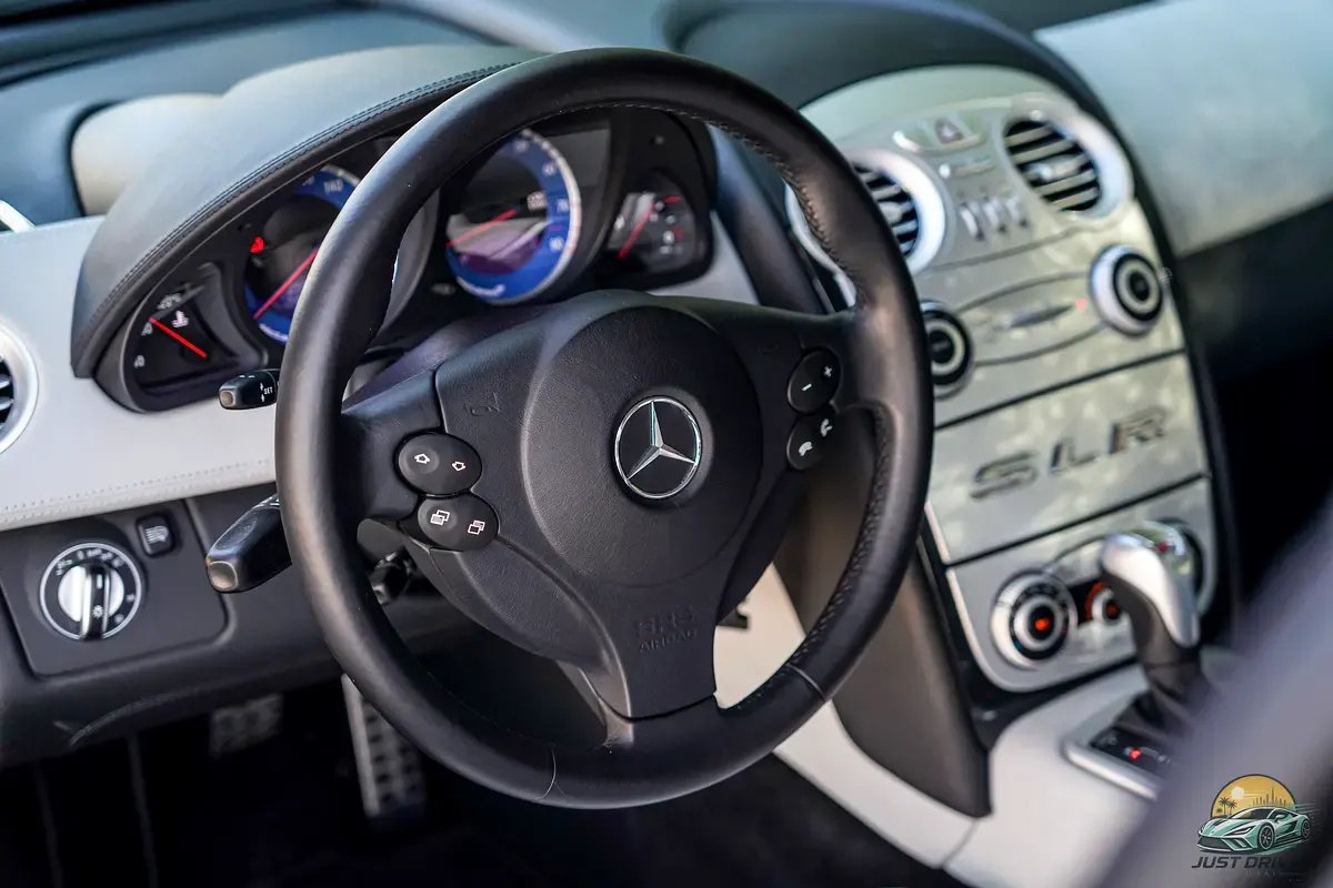 Car Image 2005 MERCEDES SLR 