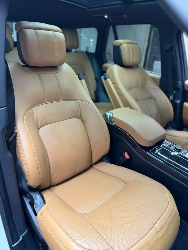 Car Image 2018 LAND ROVER VOGUE 