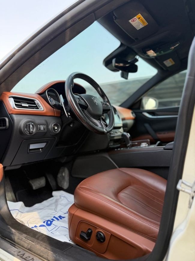 Car Image 2018 MASERATI GHIBLI 