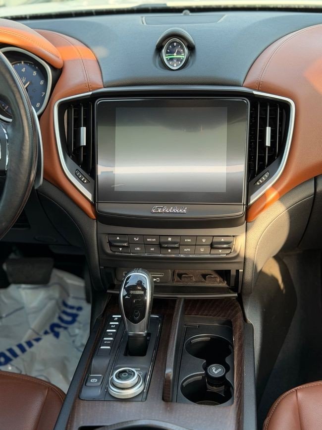 Car Image 2018 MASERATI GHIBLI 