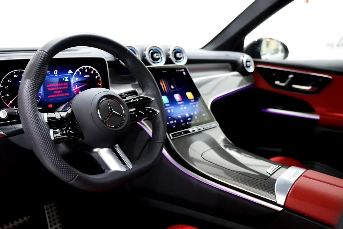Car Image 2025 MERCEDES GLC CLASS 