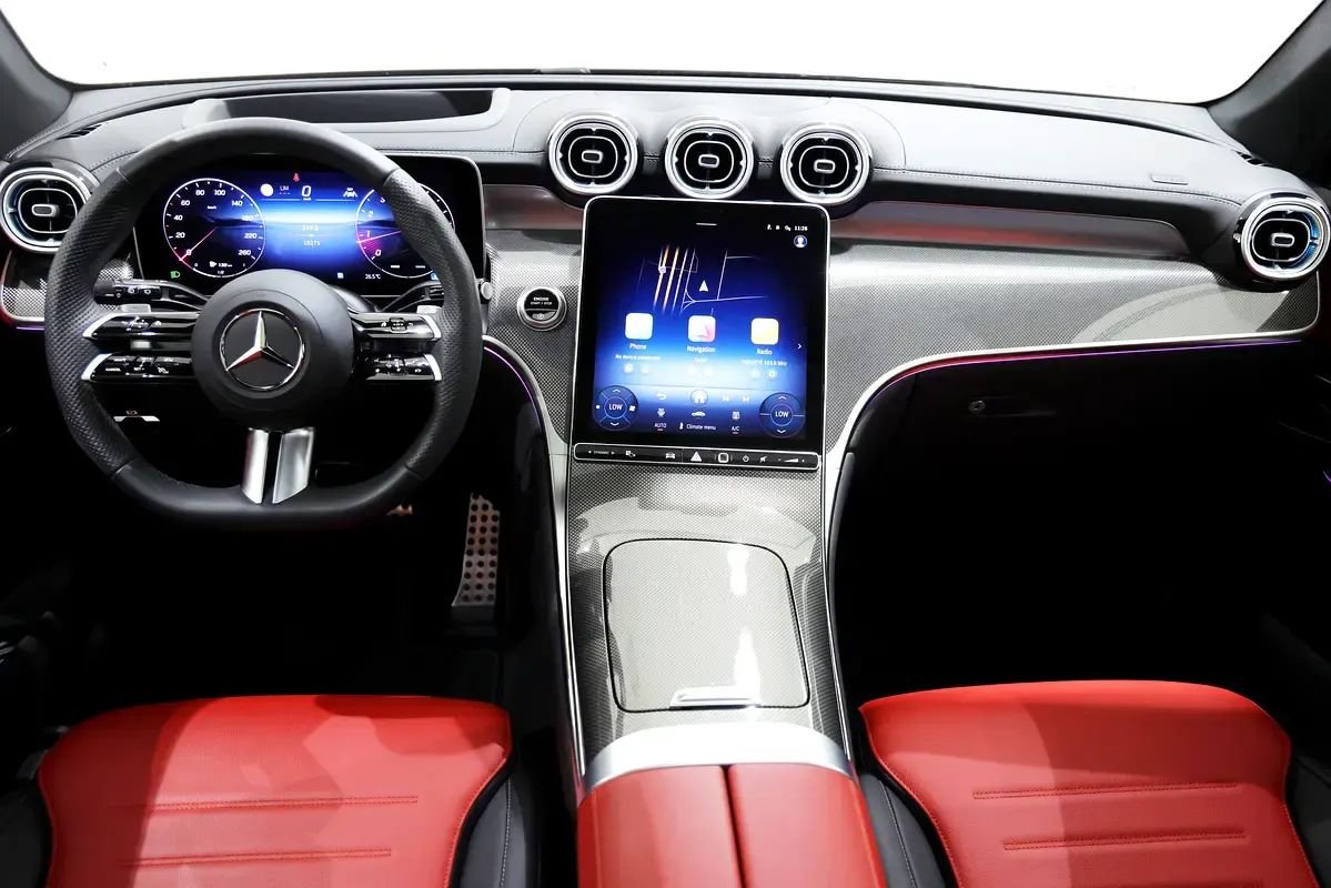 Car Image 2025 MERCEDES GLC CLASS 
