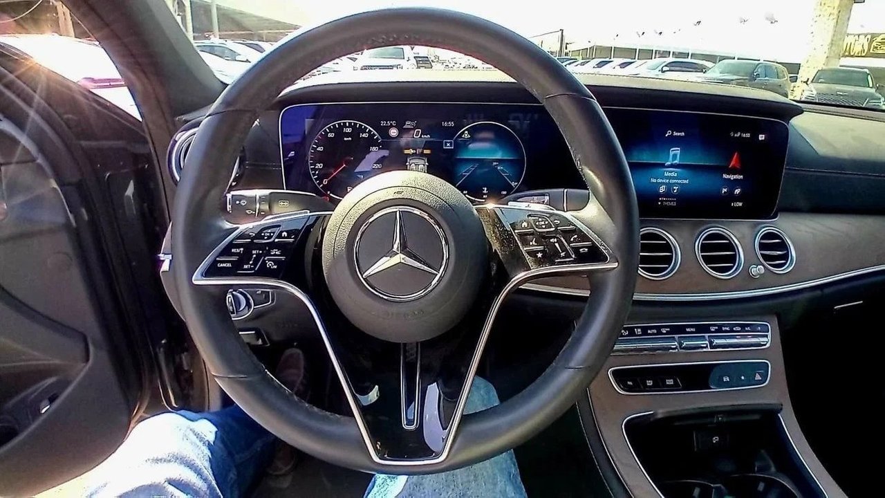 Car Image 2022 MERCEDES E Class 