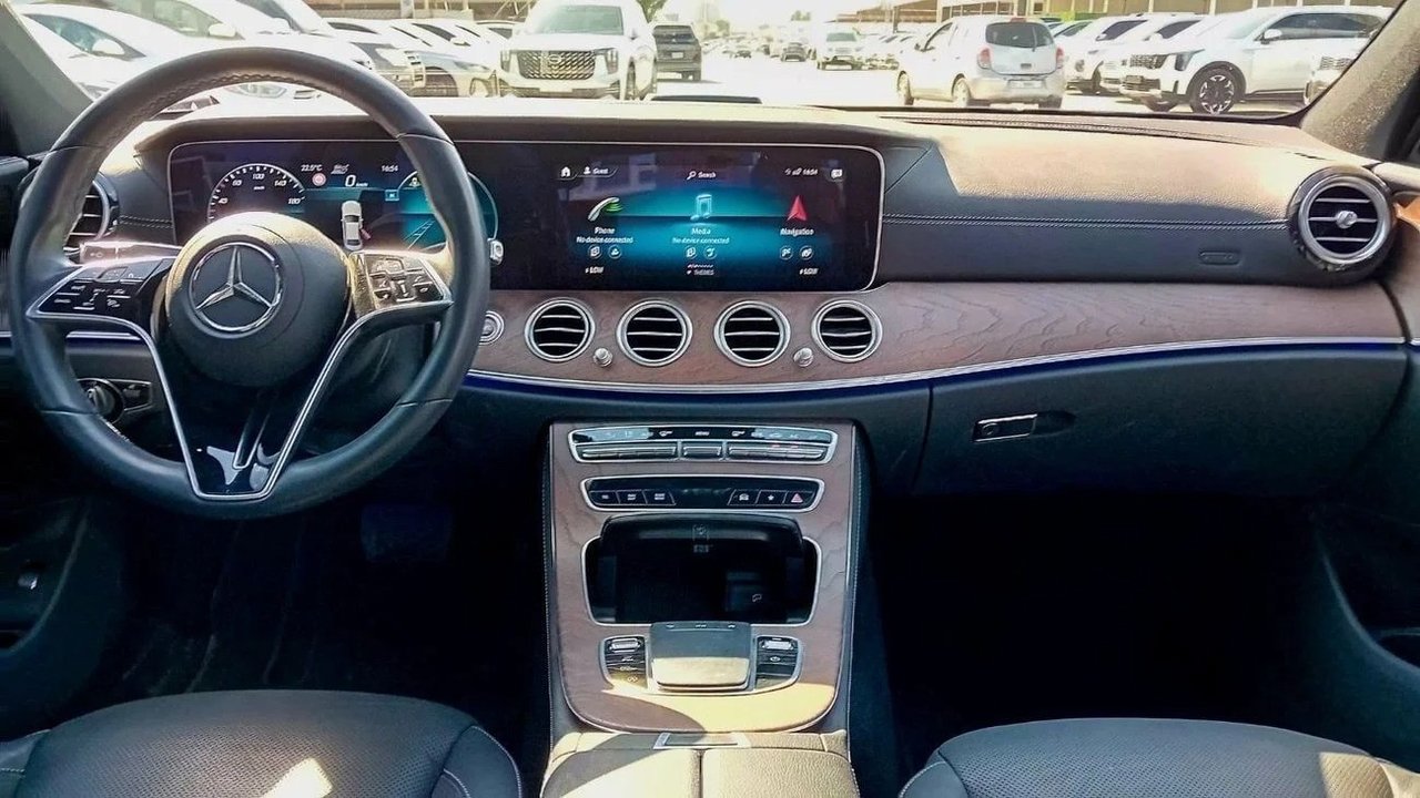 Car Image 2022 MERCEDES E Class 