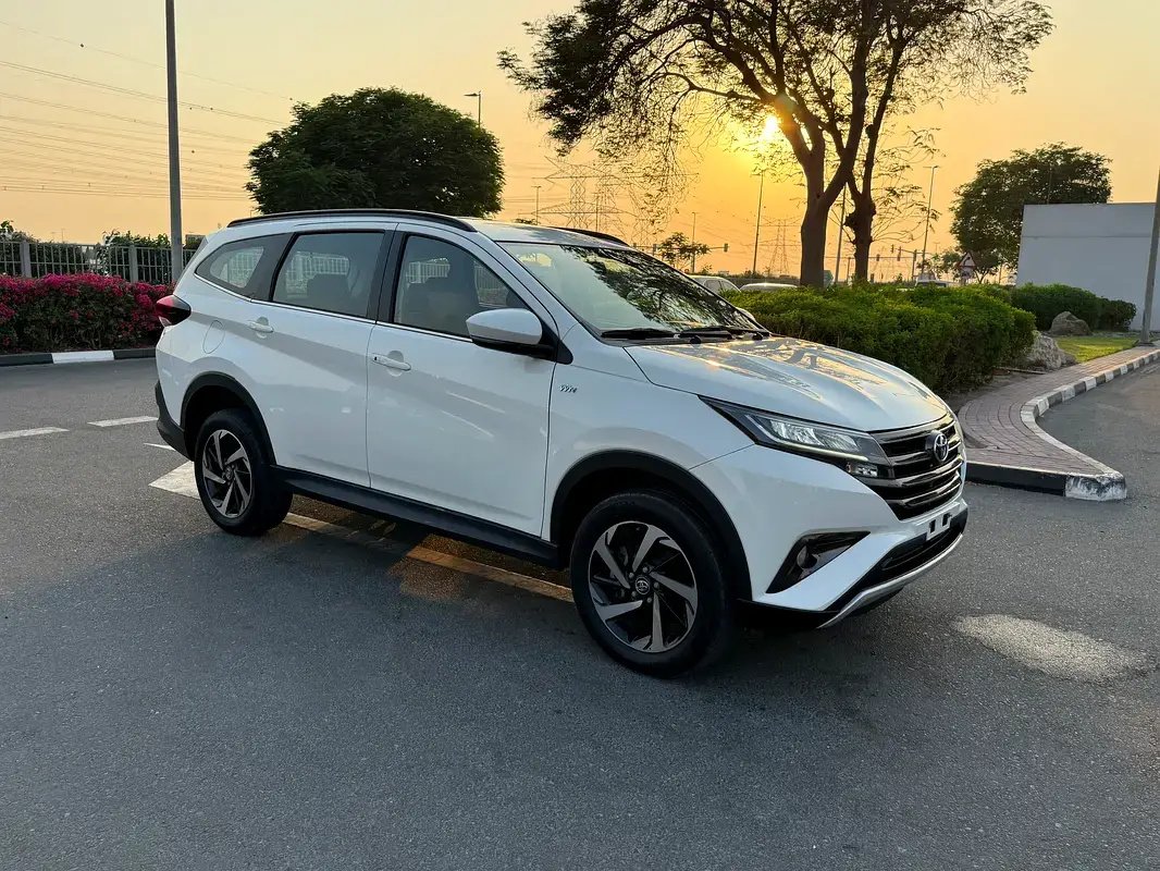Car Image 2019 TOYOTA RUSH 