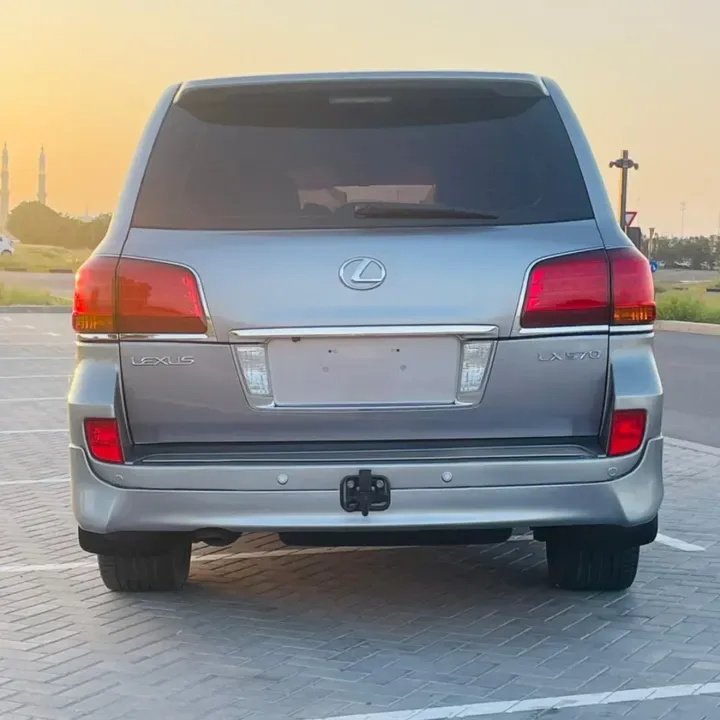 Car Image 2010 LEXUS LX 