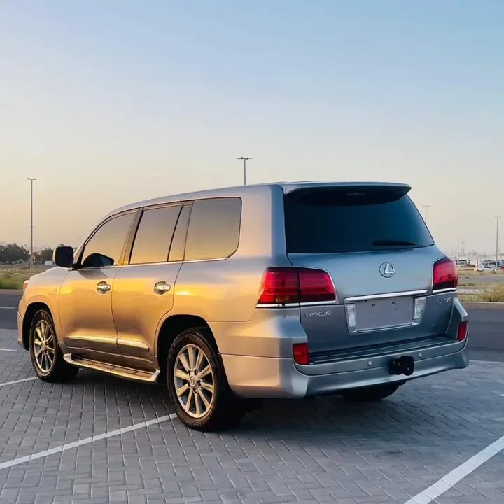 Car Image 2010 LEXUS LX 