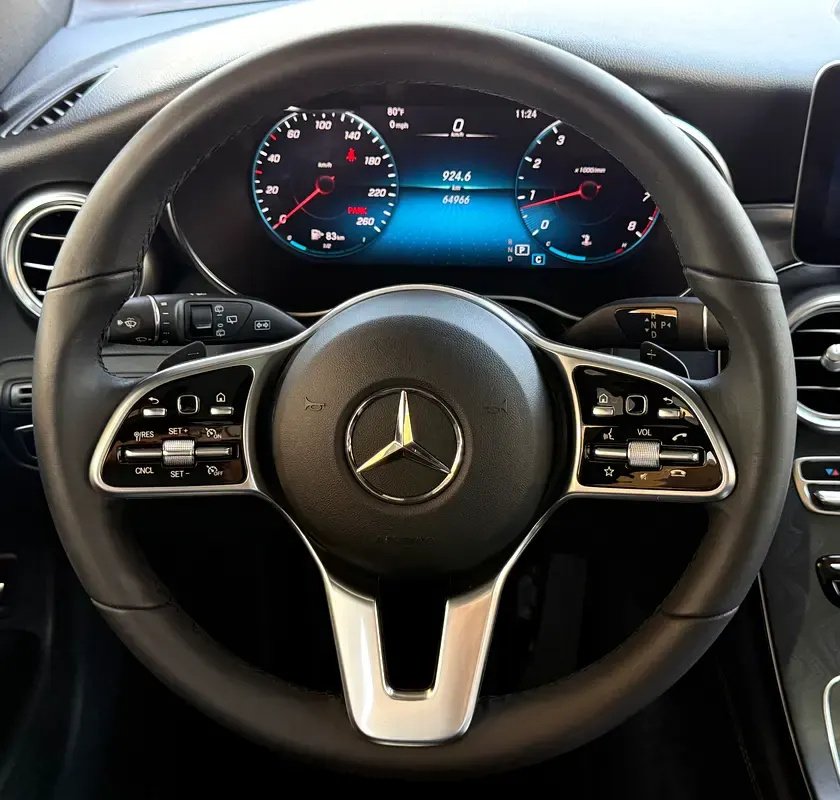 Car Image 2021 MERCEDES GLC CLASS 