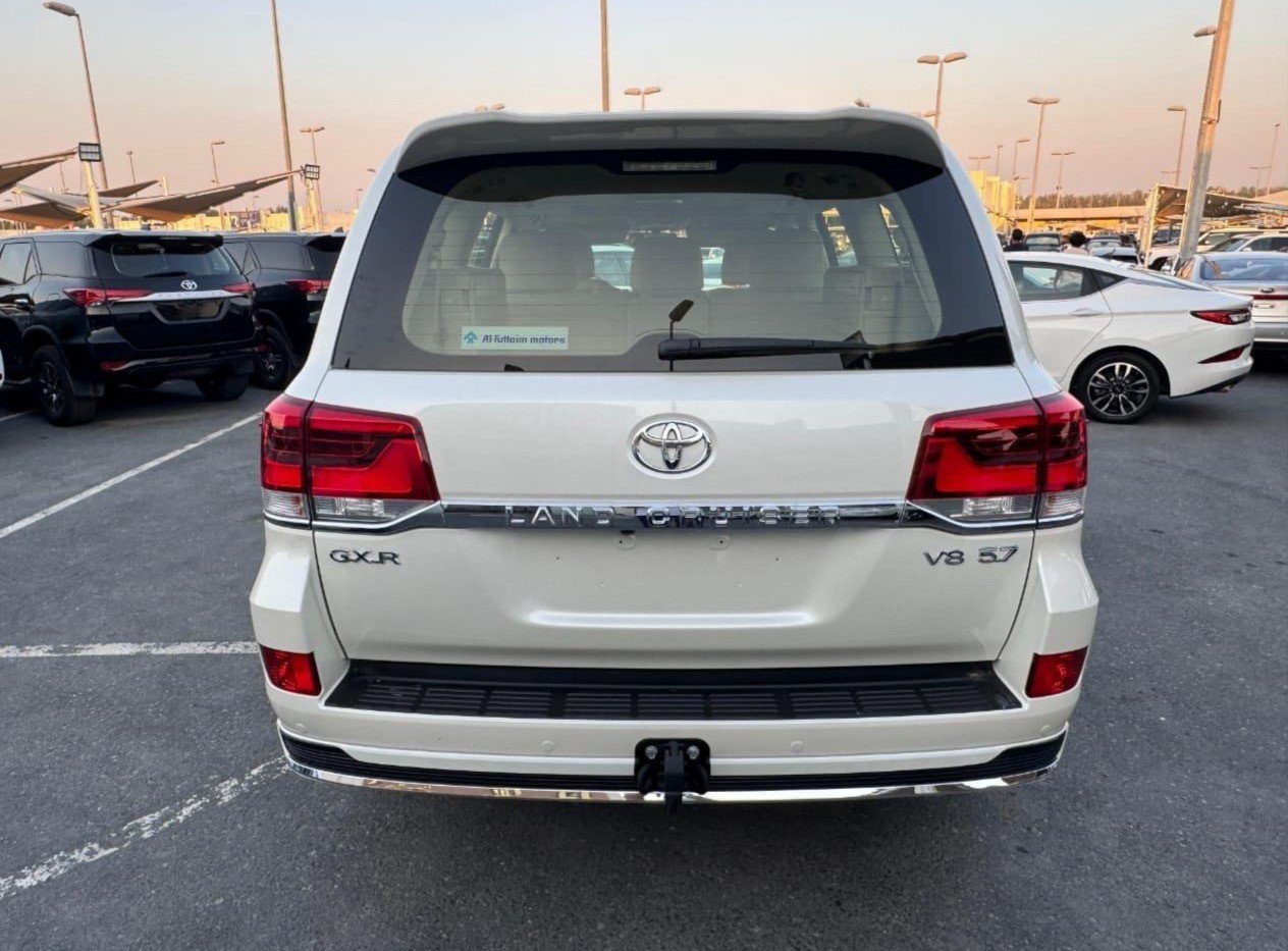 Car Image 2021 TOYOTA LAND CRUISER 