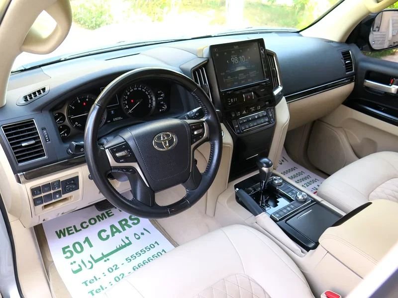 Car Image 2021 TOYOTA LAND CRUISER 