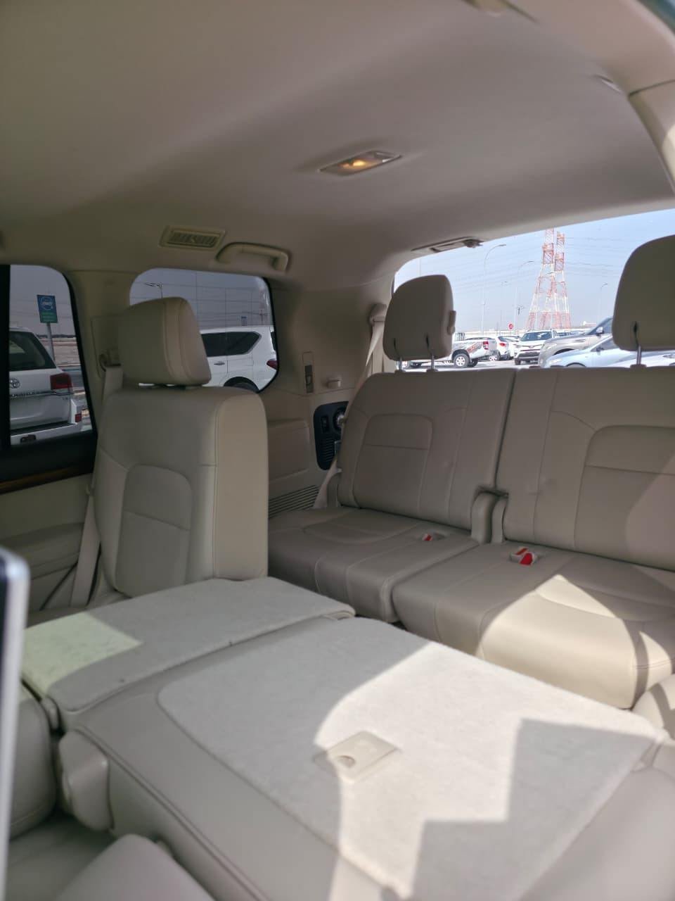 Car Image 2018 TOYOTA LAND CRUISER 