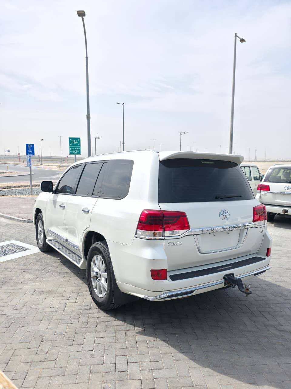 Car Image 2018 TOYOTA LAND CRUISER 