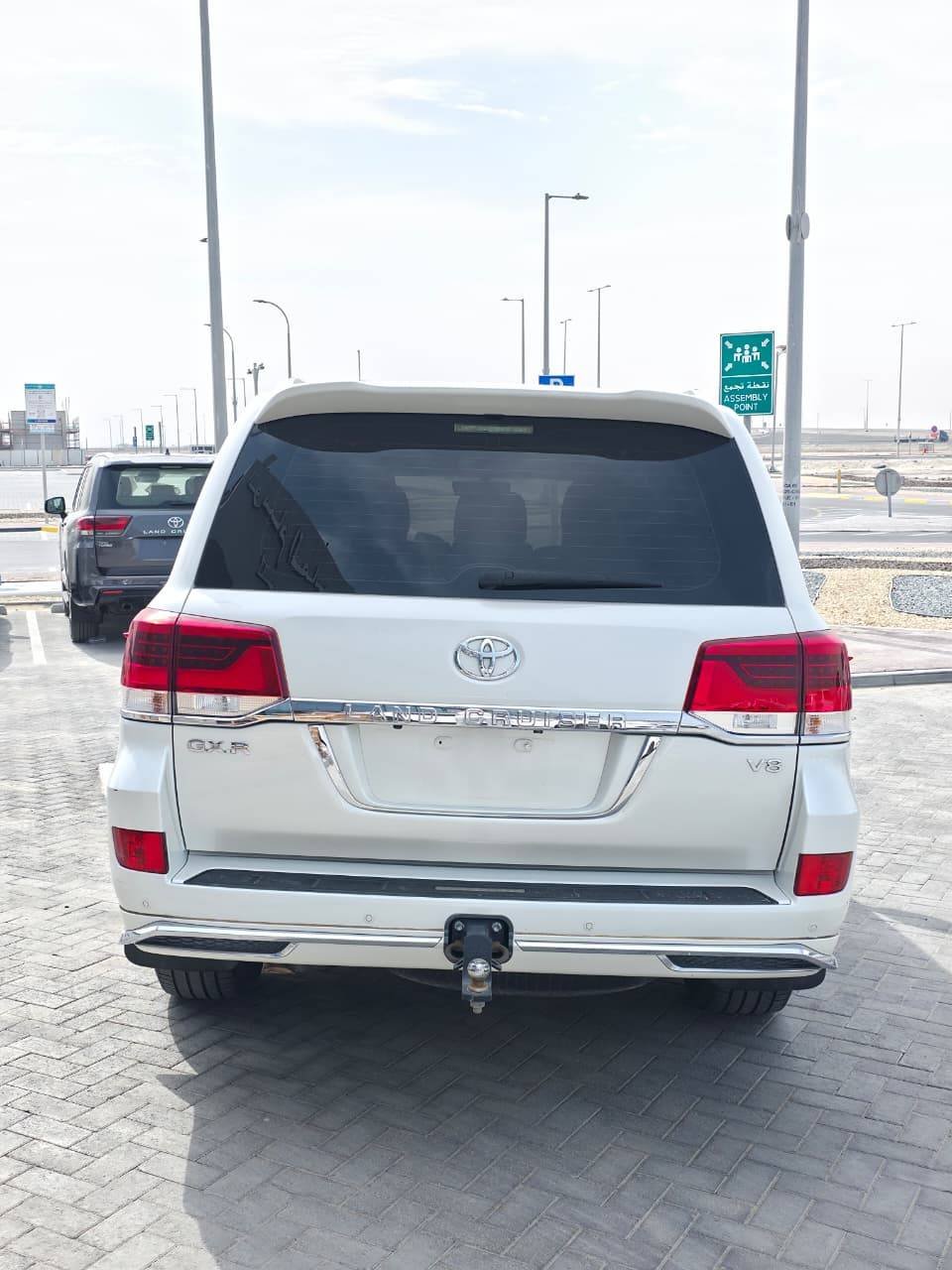 Car Image 2018 TOYOTA LAND CRUISER 