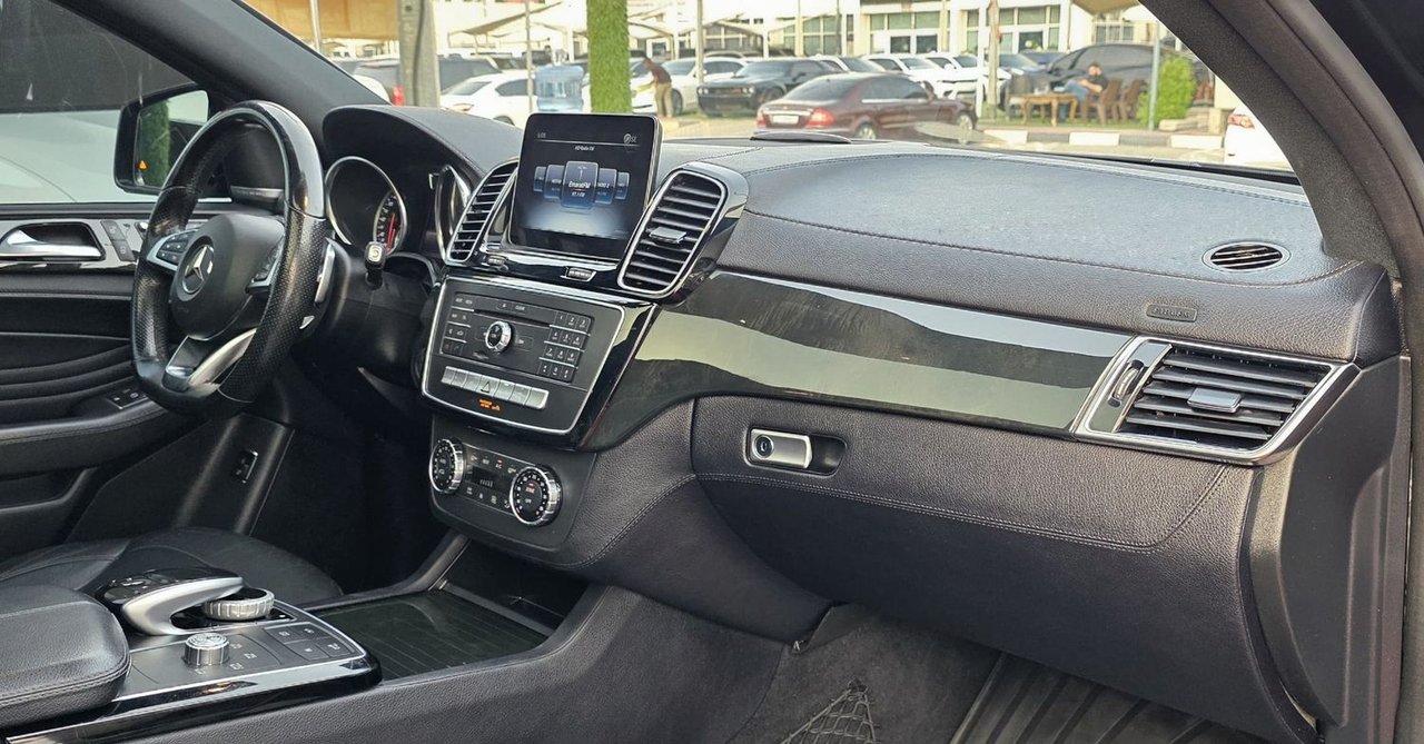 Car Image 2019 MERCEDES GLE CLASS 