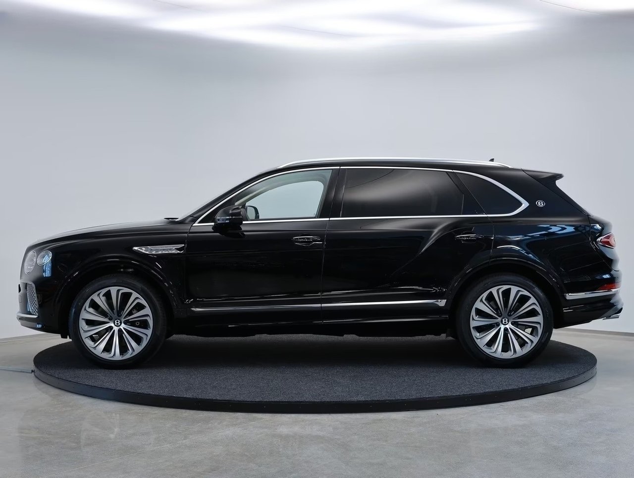 Car Image 2026 BENTLEY BENTAYGA 