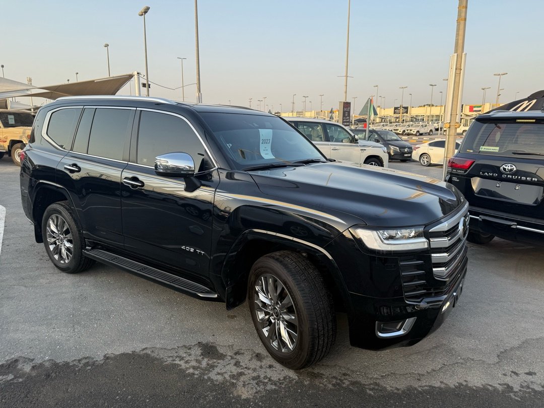 Car Image 2023 TOYOTA LAND CRUISER 